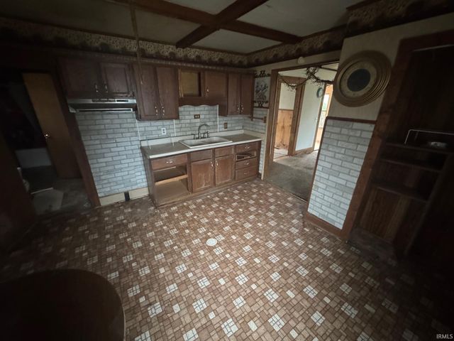 428 N Lincoln Street, Oakland City, IN 47660