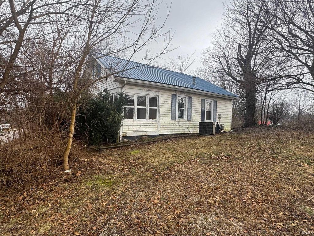 428 N Lincoln Street, Oakland City, IN 47660