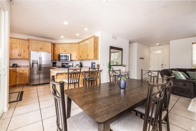 1845 W CANYON VIEW DR, St. George, UT 84770