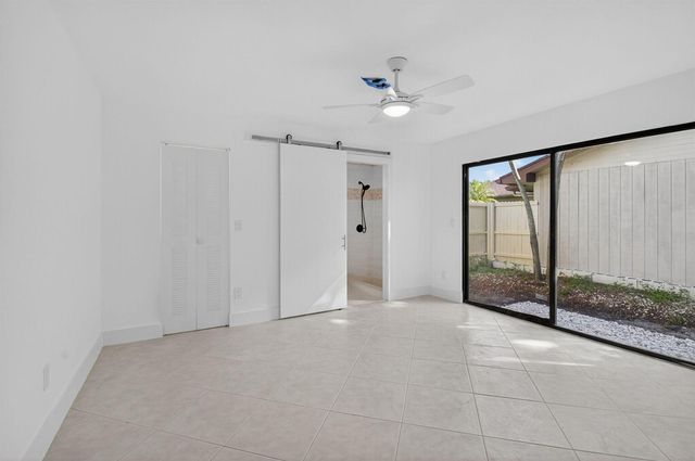 29 Fawlkland Circle, Boynton Beach, FL 33426