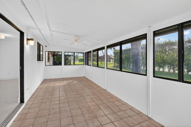 29 Fawlkland Circle, Boynton Beach, FL 33426