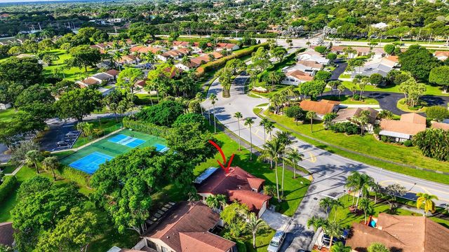 29 Fawlkland Circle, Boynton Beach, FL 33426