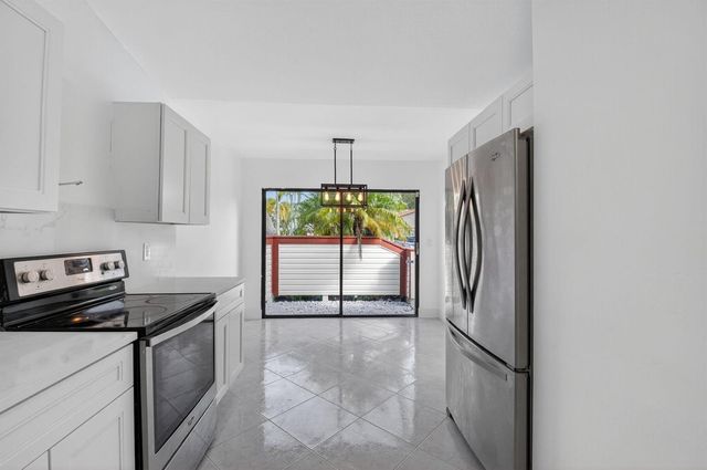 29 Fawlkland Circle, Boynton Beach, FL 33426