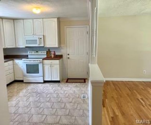 2301 ARKANSAS Drive, High Ridge, MO 63049