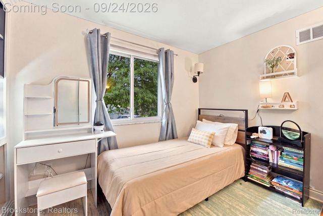 13162 Beresford Drive, Sterling Heights, MI 48313