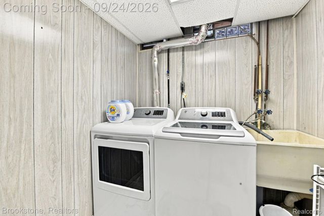 13162 Beresford Drive, Sterling Heights, MI 48313