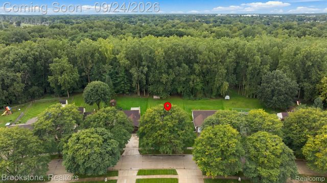 13162 Beresford Drive, Sterling Heights, MI 48313