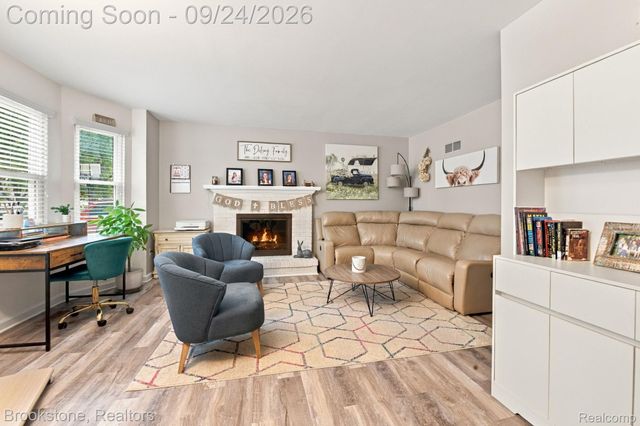 13162 Beresford Drive, Sterling Heights, MI 48313