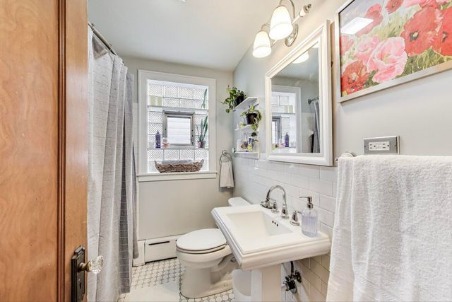 2253 W 110th Place, Chicago, IL 60643
