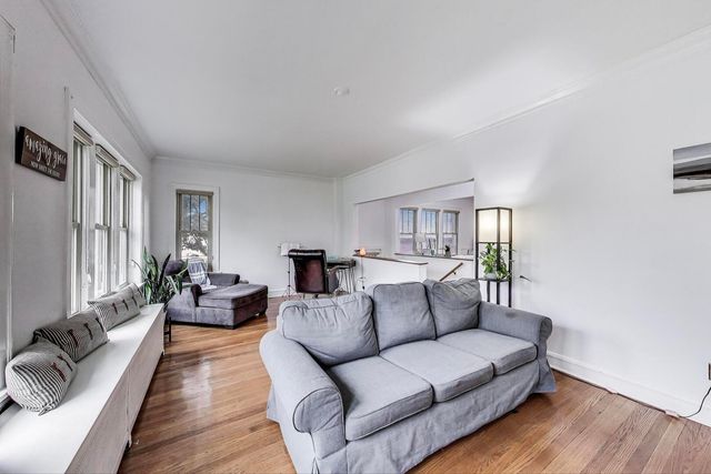2253 W 110th Place, Chicago, IL 60643