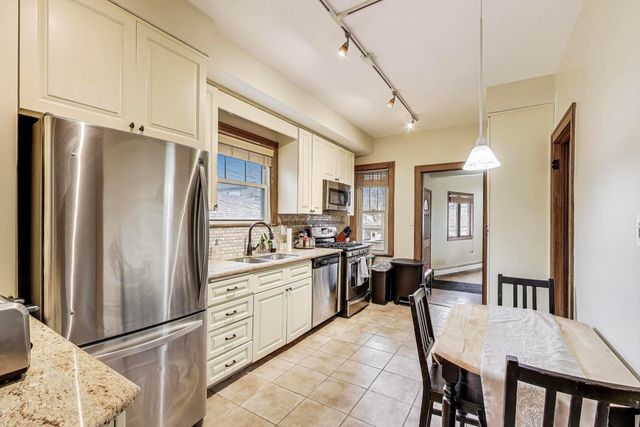 2253 W 110th Place, Chicago, IL 60643