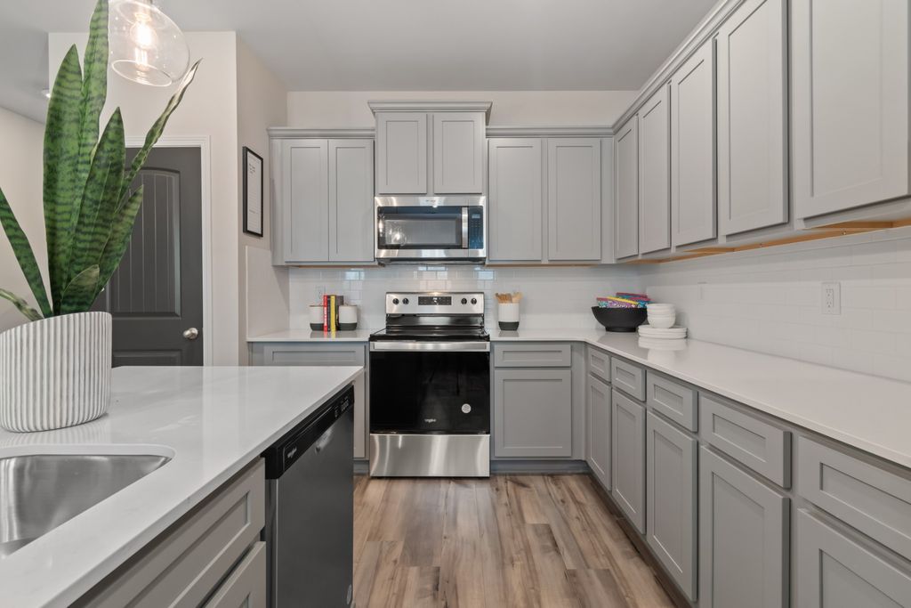 2582 McClure Blvd, Columbia, TN 38401