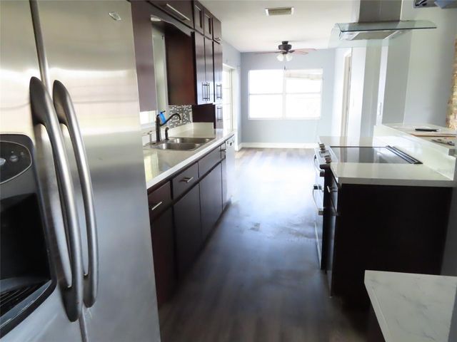 5702 JACARANDA AVENUE, Lakeland, FL 33809