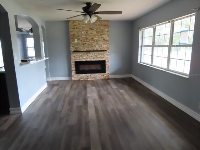 5702 JACARANDA AVENUE, Lakeland, FL 33809