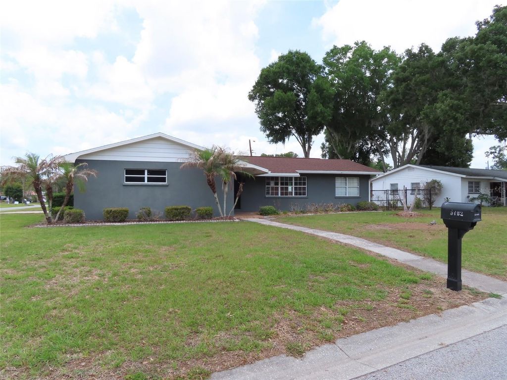 5702 JACARANDA AVENUE, Lakeland, FL 33809