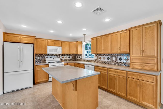 994 Feather Bed Lane, Edison, NJ 08820