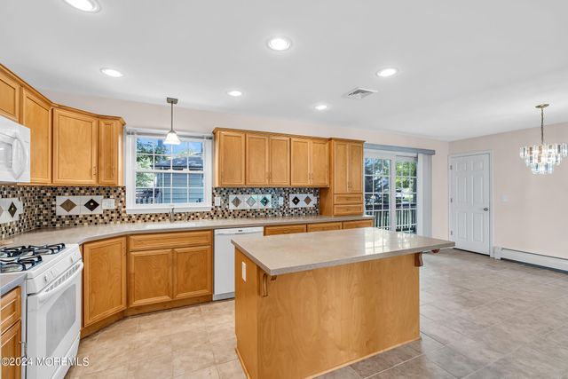 994 Feather Bed Lane, Edison, NJ 08820