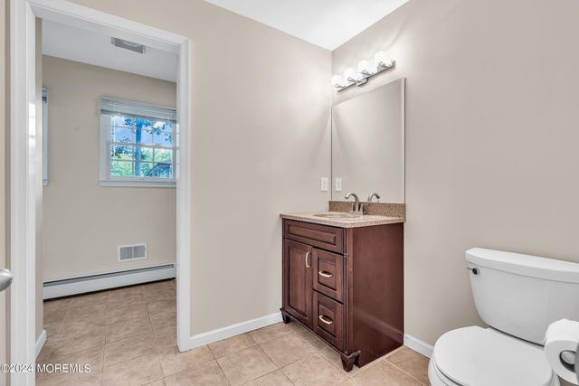 994 Feather Bed Lane, Edison, NJ 08820