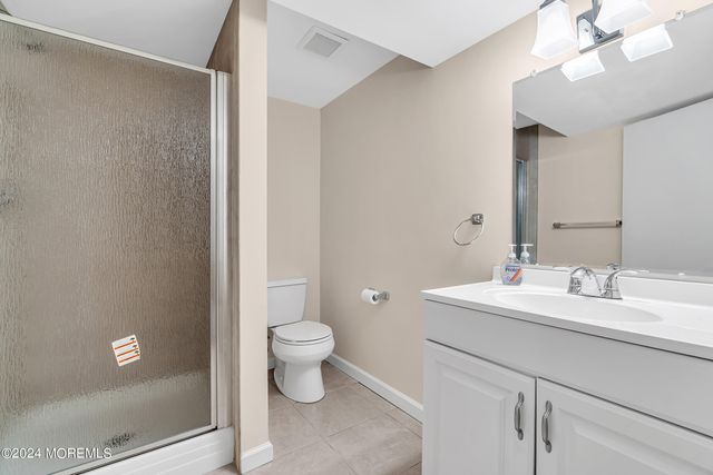 994 Feather Bed Lane, Edison, NJ 08820