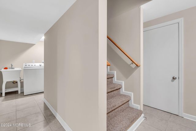 994 Feather Bed Lane, Edison, NJ 08820