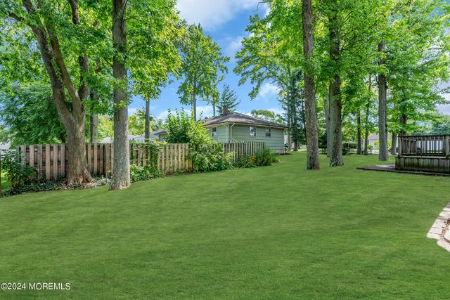 994 Feather Bed Lane, Edison, NJ 08820