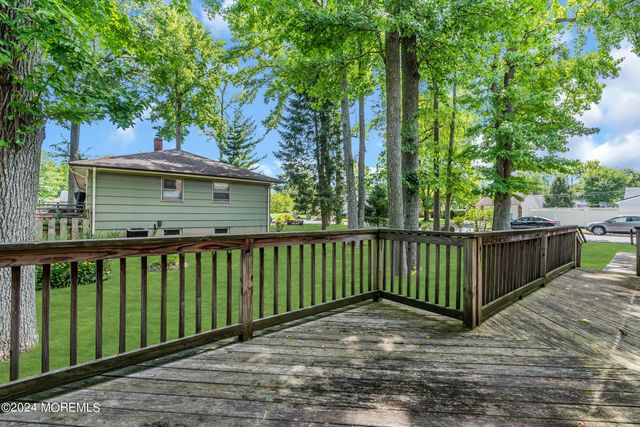 994 Feather Bed Lane, Edison, NJ 08820