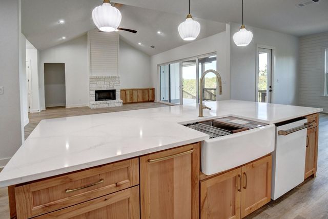 123 Lariat CT, Bastrop, TX 78602