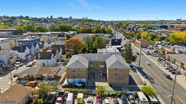 1717 53rd St 13, North Bergen Twp., NJ 07047