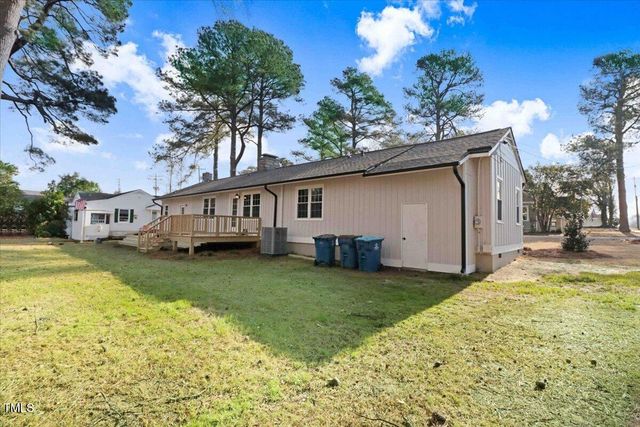 210 S General Lee Avenue, Dunn, NC 28334