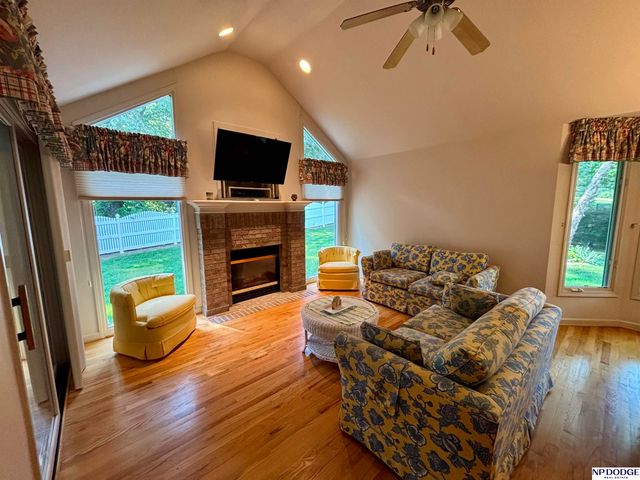 3236 N 159 Avenue, Omaha, NE 68116