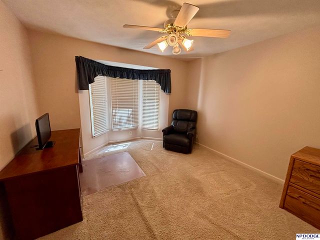 3236 N 159 Avenue, Omaha, NE 68116