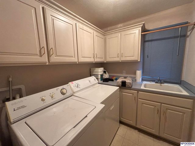 3236 N 159 Avenue, Omaha, NE 68116