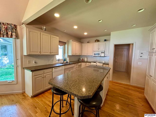 3236 N 159 Avenue, Omaha, NE 68116