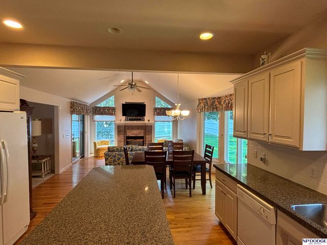 3236 N 159 Avenue, Omaha, NE 68116