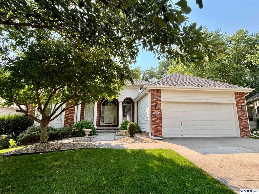 3236 N 159 Avenue, Omaha, NE 68116