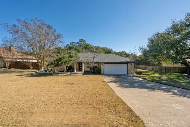 810 Meadow Oaks DR, Dripping Springs, TX 78620