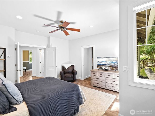 33606 NE Lake Joy Road, Carnation, WA 98014