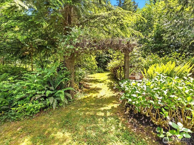 33606 NE Lake Joy Road, Carnation, WA 98014