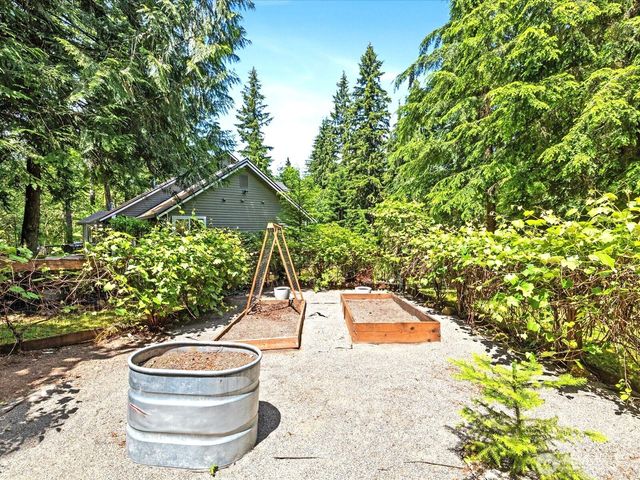 33606 NE Lake Joy Road, Carnation, WA 98014