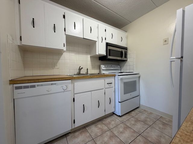 157 Franklin St. E4, Stoneham, MA 02180