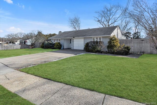 6 Anne Drive, Selden, NY 11784