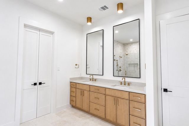 611b E 25th Street, Houston, TX 77008