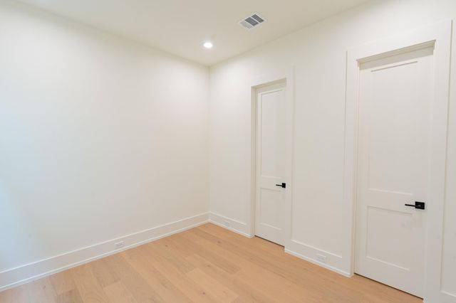 611b E 25th Street, Houston, TX 77008