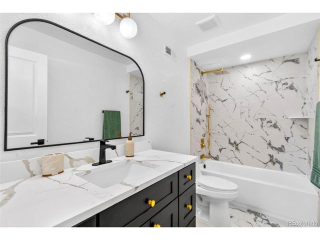 50 S Yukon St, Lakewood, CO 80226