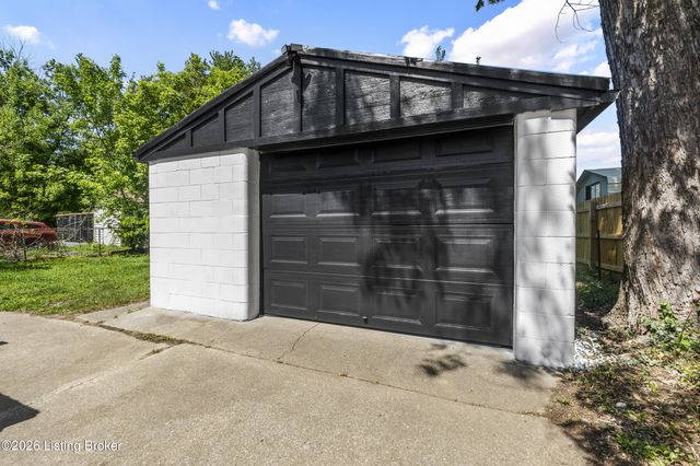 2609 Thomas Ave, Louisville, KY 40216