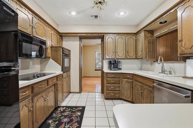 5740 NW 82nd Street, Oklahoma City, OK 73132