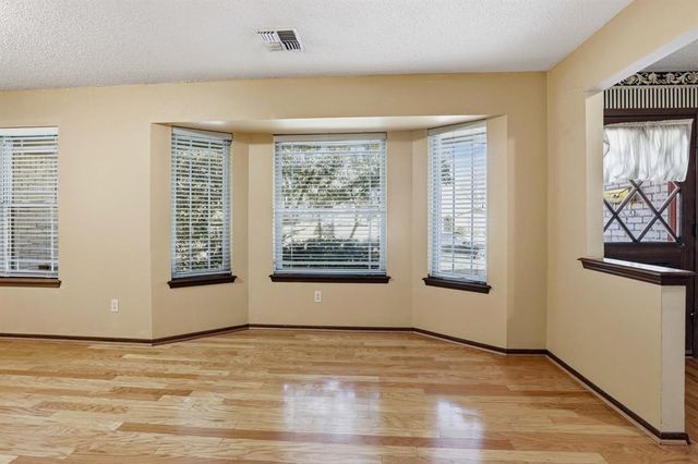 5740 NW 82nd Street, Oklahoma City, OK 73132