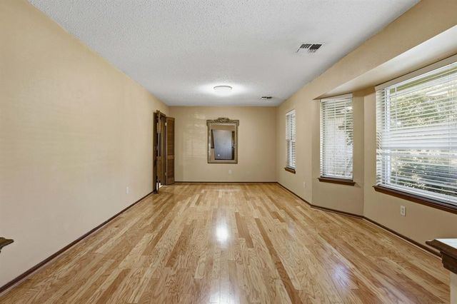 5740 NW 82nd Street, Oklahoma City, OK 73132