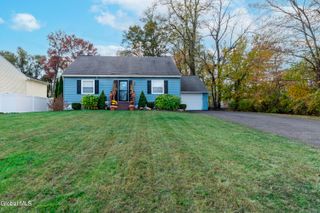 6 Barker Street, Colonie, NY 12205