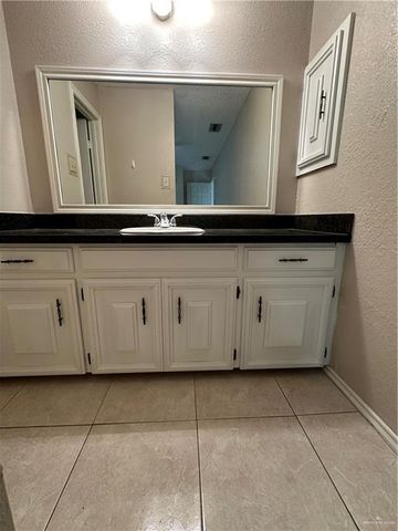 5904 N 28th Lane, Mcallen, TX 78504